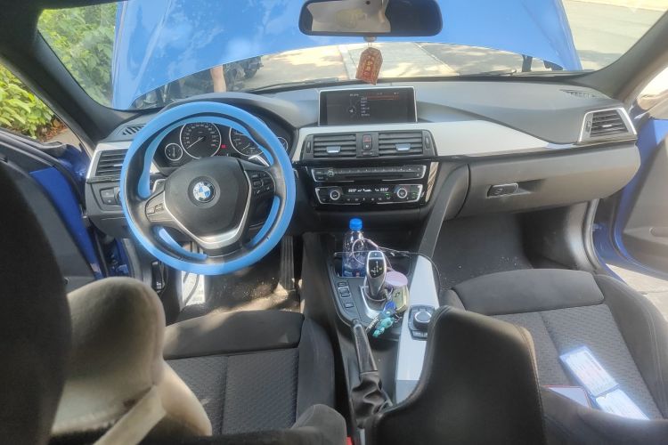 宝马3系 2017款 320i M运动型中控内饰7002