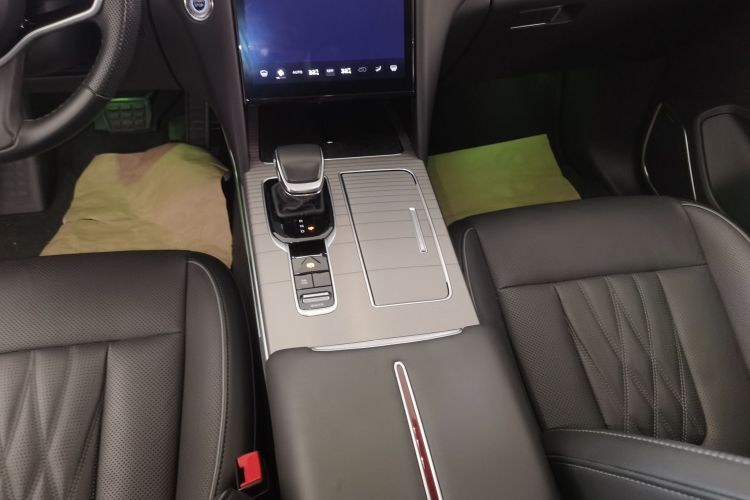 红旗HS7 PHEV 2024款 2.0T PHEV 四驱旗畅版 6座中控内饰18