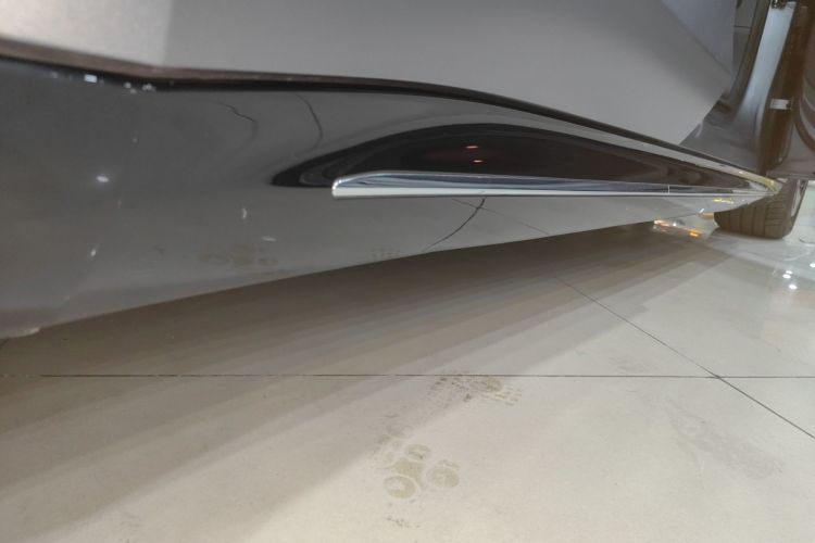 鸿蒙智行 智界S7 2024款 Max 后驱长航智驾版局部细节9002