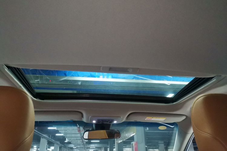 丰田 凯美瑞 2021款 双擎 2.5HGVP 领先版中控内饰22