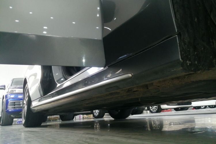 奔驰C级 2020款 改款 C 200 L 时尚型运动版局部细节9001