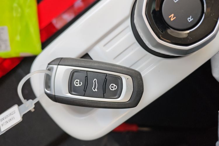 吉利银河 熊猫 2025款 210km 元气熊中控内饰11