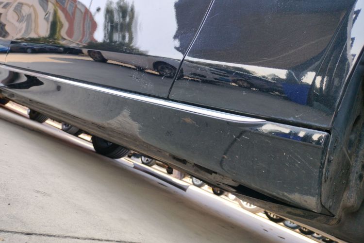 奔驰E级 2023款 改款 E 260 L局部细节9001