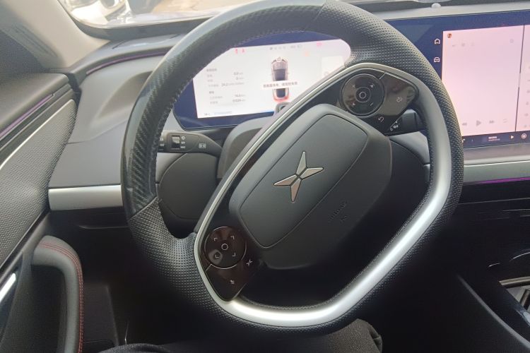 小鹏P7 2022款 480G+局部细节13