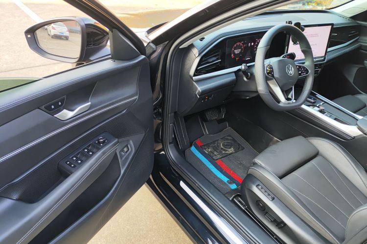 大众 帕萨特 2025款 Pro 380TSI 星空龙耀版中控内饰20