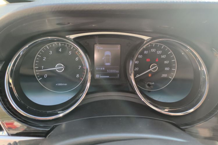 宝骏730 2016款 1.5L 手动舒适型 7座 国V中控内饰14