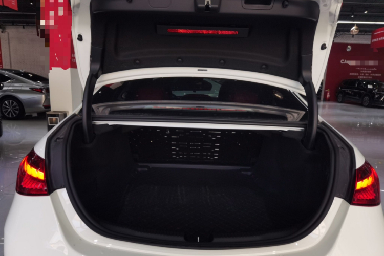 奔驰C级 2022款 C 260 L 运动版局部细节23