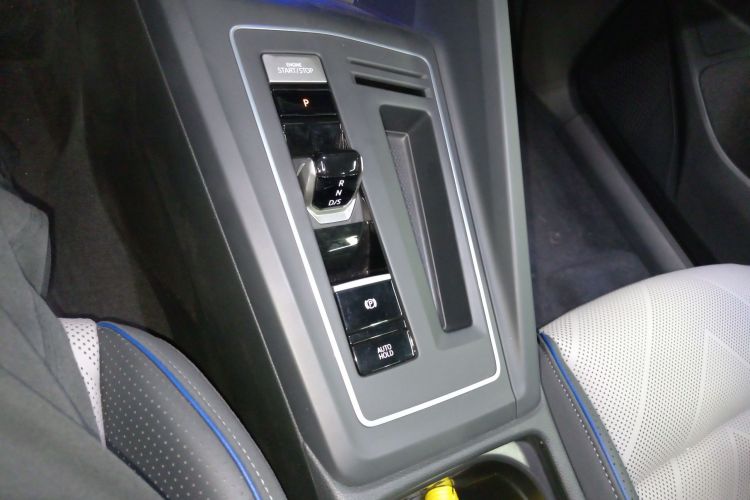 大众 高尔夫 2025款 改款二 300TSI R-Line局部细节18