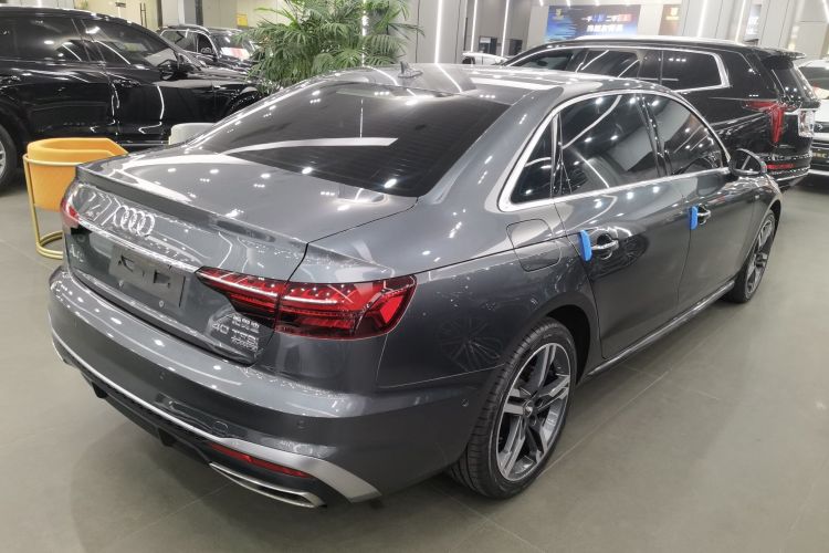 奥迪A4L 2020款 40 TFSI 豪华动感型车身外观7
