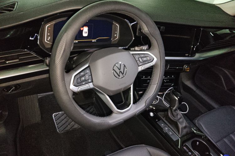 大众 帕萨特 2025款 出众款 330TSI 星空精英版中控内饰13