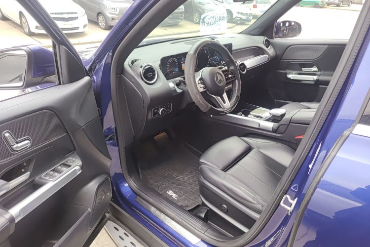 奔驰GLB 2020款 GLB 200 动感型中控内饰20