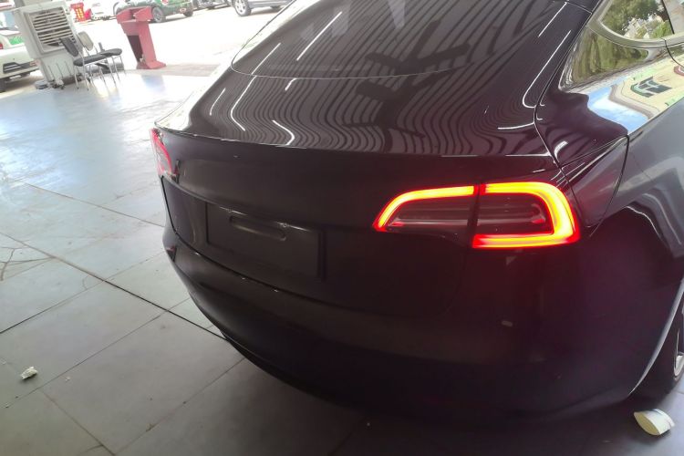特斯拉 Model 3 2021款 标准续航后驱升级版 3D6车身外观6