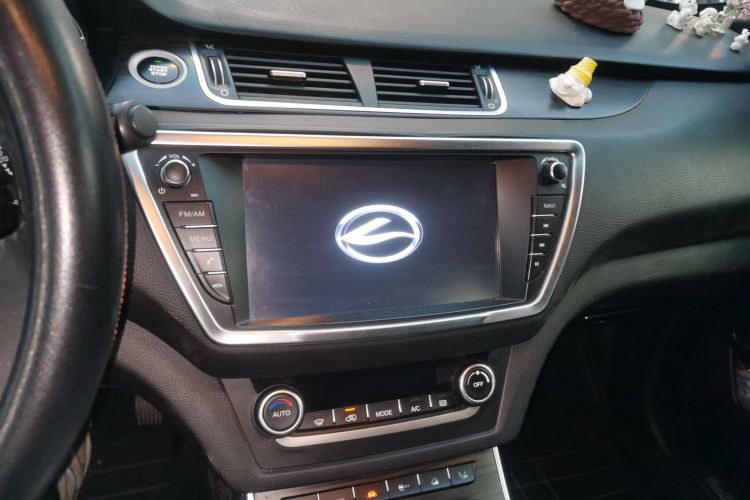 陆风X7 2015款 2.0T 全景尊贵版局部细节16