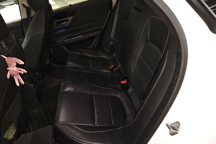 捷豹XF 2016款 XF 2.0T 两驱R-Sport运动版中控内饰7004