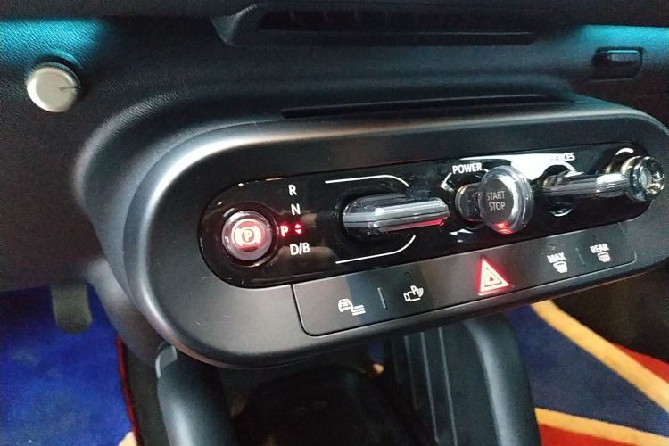 电动MINI ACEMAN 2024款 E 经典派中控内饰18