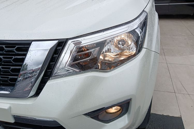 日产 途达 2020款 2.5L XL Upper 4WD 自动四驱豪华版车身外观36