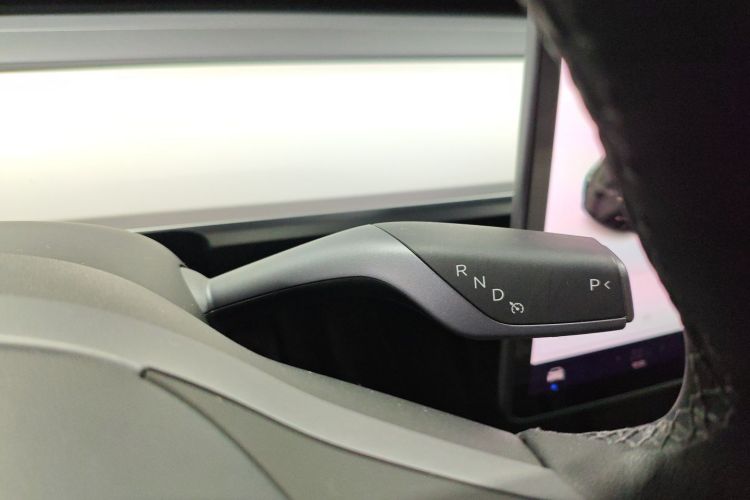 特斯拉 Model Y 2021款 长续航全轮驱动版局部细节18