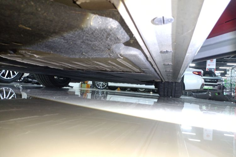 保时捷718 2023款 Cayman Style Edition 2.0T局部细节9001