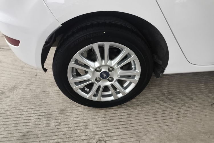 福特 嘉年华 2013款 两厢 1.5L 自动时尚型车身外观6008