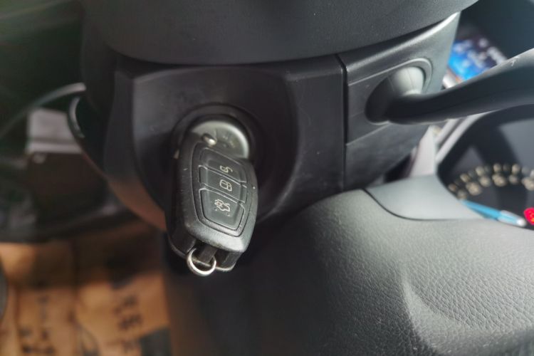 福特 福克斯 2018款 两厢经典 EcoBoost 180 自动精英型中控内饰11