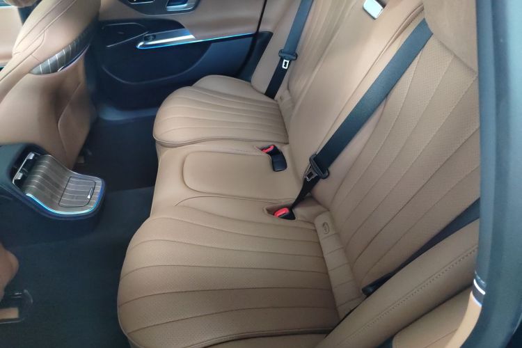 奔驰E级 2025款 E 300 L 时尚型中控内饰21