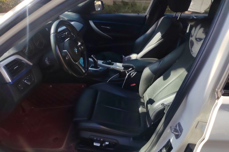 宝马3系 2018款 320i M运动套装中控内饰19