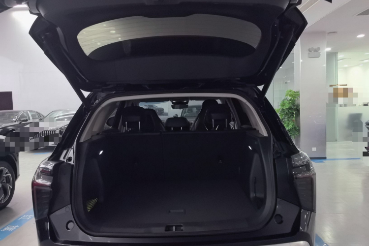 红旗HS3 PHEV 2024款 PHEV 115km 劲为版机舱底盘23