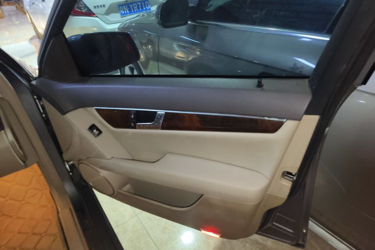 奔驰C级 2013款 C 260 CGI 优雅型中控内饰42