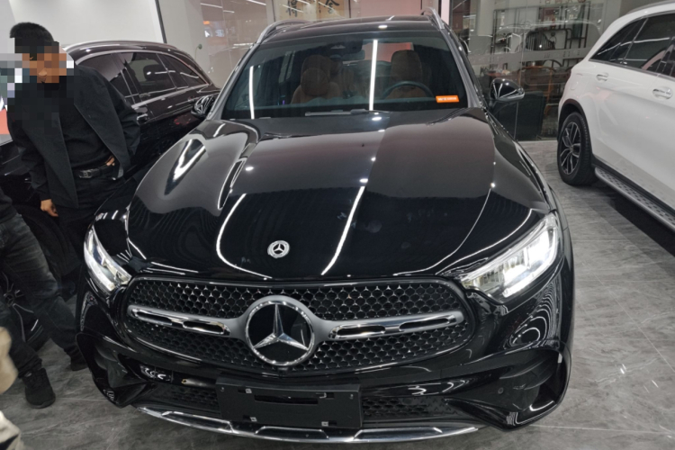 奔驰GLC 2023款 改款 GLC 260 L 4MATIC 豪华型 7座车身外观2