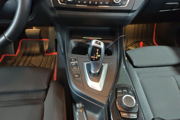 宝马1系(进口) 2013款 改款 118i 运动型局部细节18