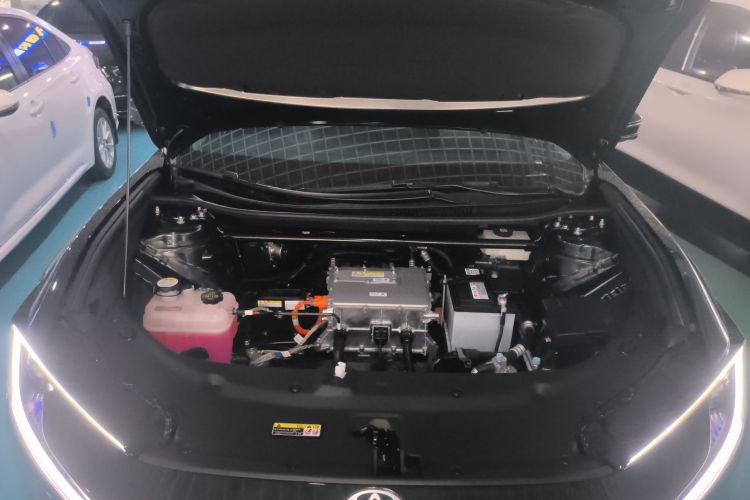 丰田bZ5 2025款 550 PRO机舱底盘24