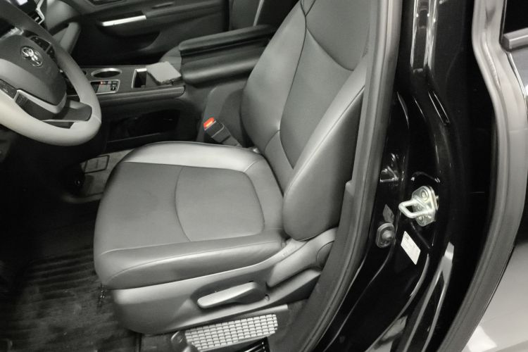 丰田 格瑞维亚 2024款 2.5L混动 豪华版中控内饰19