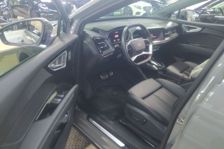 奥迪Q4 e-tron 2024款 40 e-tron 创境版中控内饰20