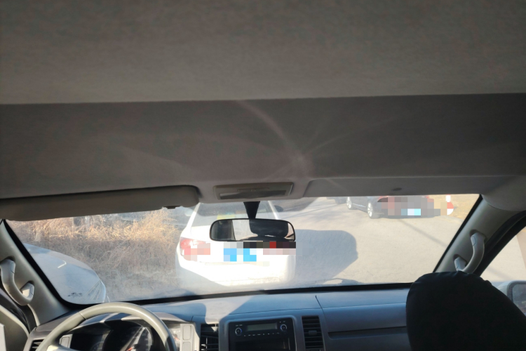 金龙 凯锐浩克 2018款 2.2L M1标准型V22中控内饰22