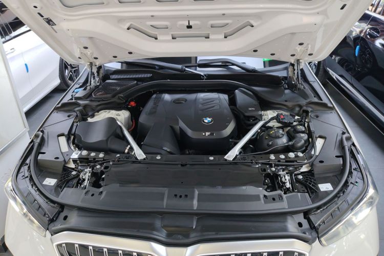 宝马5系 2024款 530Li 领先型 M运动套装机舱底盘24