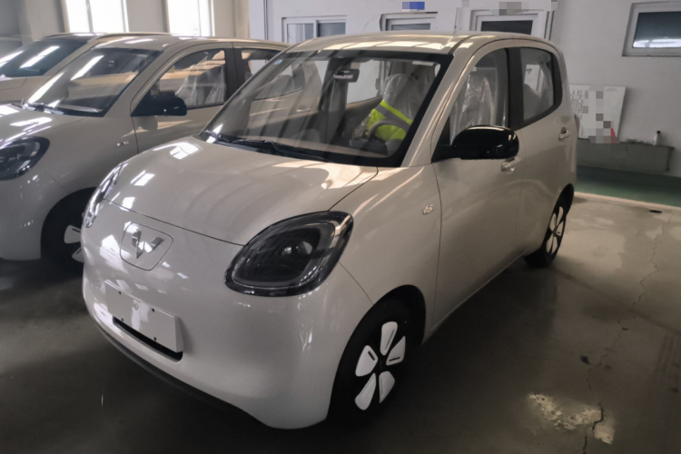 五菱汽车 宏光MINIEV 2025款 四门版 进阶款车身外观1