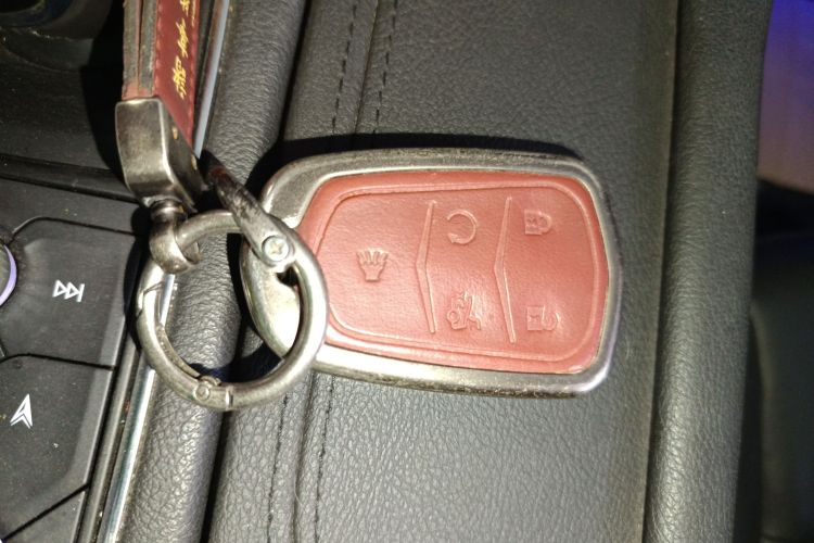 凯迪拉克XT5 2020款 改款 28T 豪华型中控内饰11