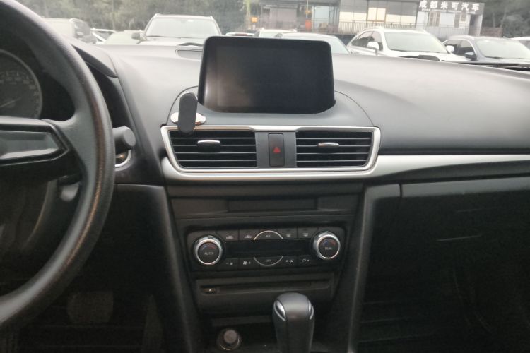 马自达3 昂克赛拉 2019款 云控版 三厢 1.5L 自动豪华型 国VI中控内饰16