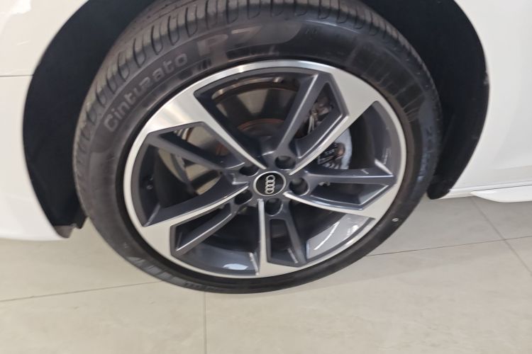 奥迪A4L 2024款 40 TFSI 时尚动感型车身外观6007