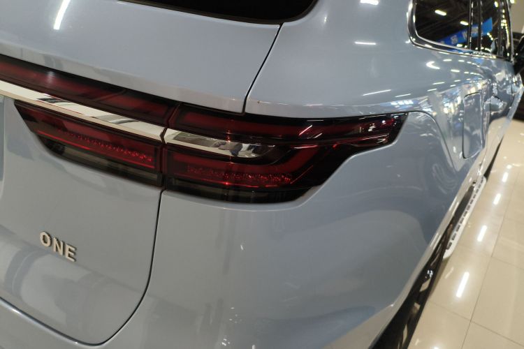 理想汽车 理想ONE 2020款 增程6座版车身外观9