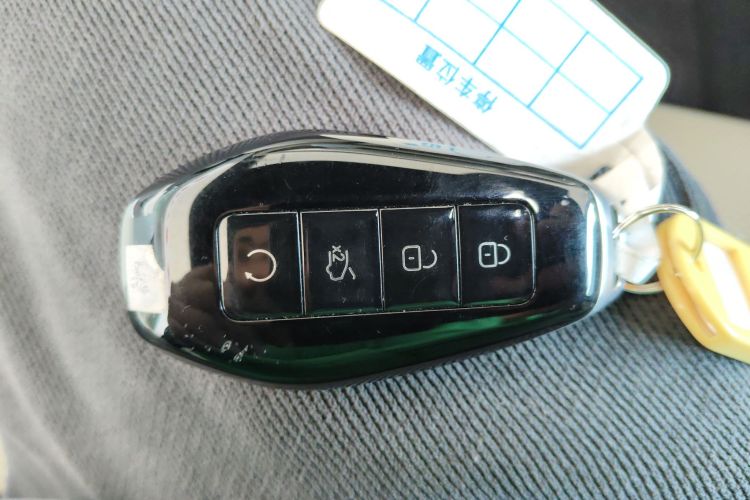 腾势Z9 2024款 630km 四驱Max版中控内饰7001