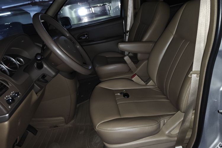 别克GL8 2014款 2.4L 经典版局部细节19