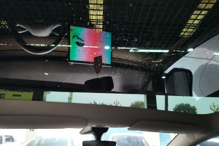 特斯拉 Model Y 2022款 长续航全轮驱动版中控内饰22