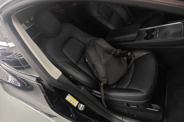 特斯拉 Model Y 2022款 后轮驱动版局部细节41