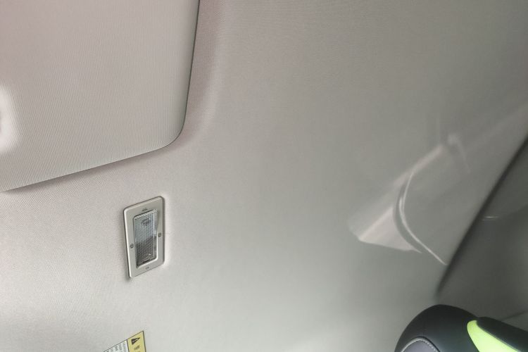 荣威 科莱威CLEVER 2021款 302km新四座超能版中控内饰22