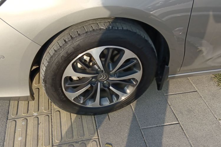 雪铁龙C4L 2016款 1.2T 自动精英型车身外观6007