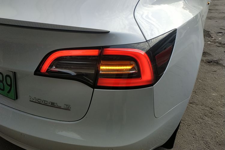 特斯拉 Model 3 2021款 Performance高性能全轮驱动版车身外观6006