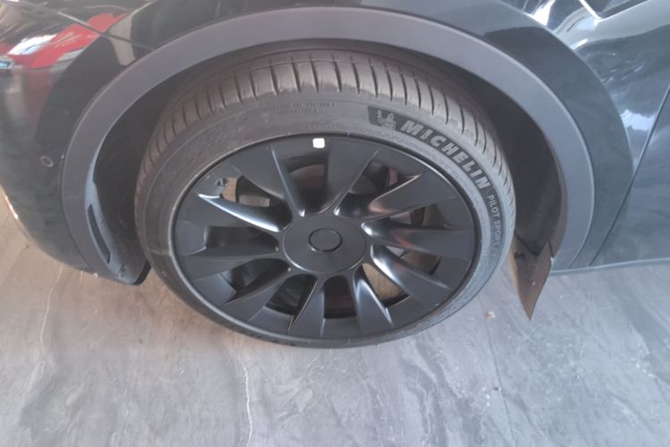 特斯拉 Model Y 2022款 改款 后轮驱动版车身外观6007