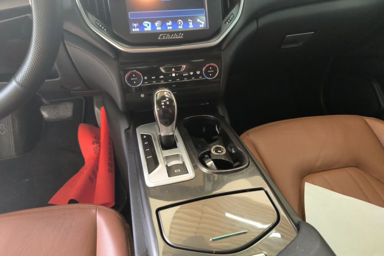 玛莎拉蒂 Ghibli 2014款 3.0T 标准版中控内饰18