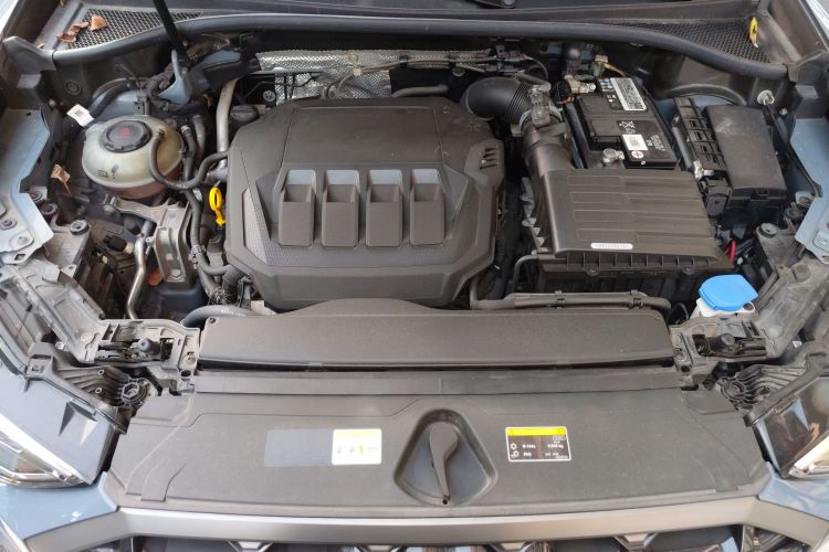 奥迪Q3 2022款 40 TFSI RS套件燃速型局部细节24